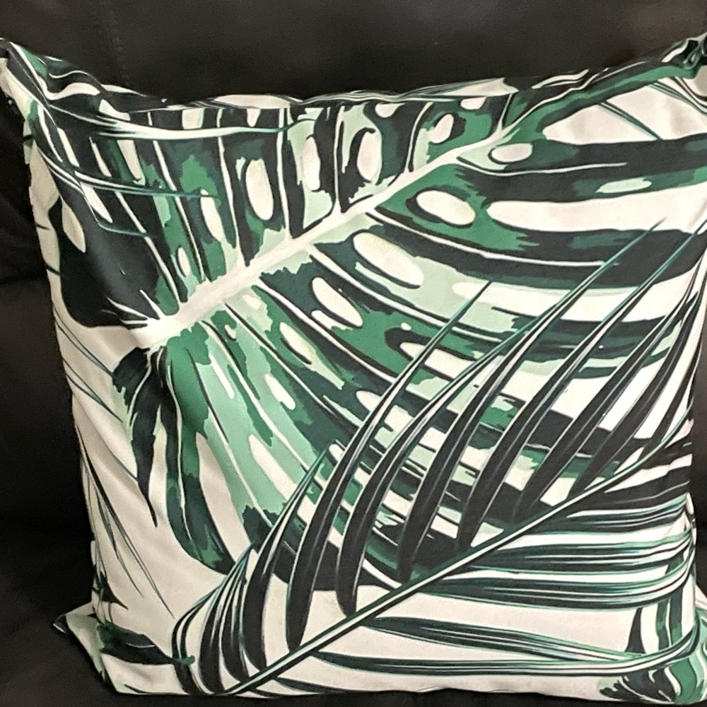 Indoor/outdoor pillow covers